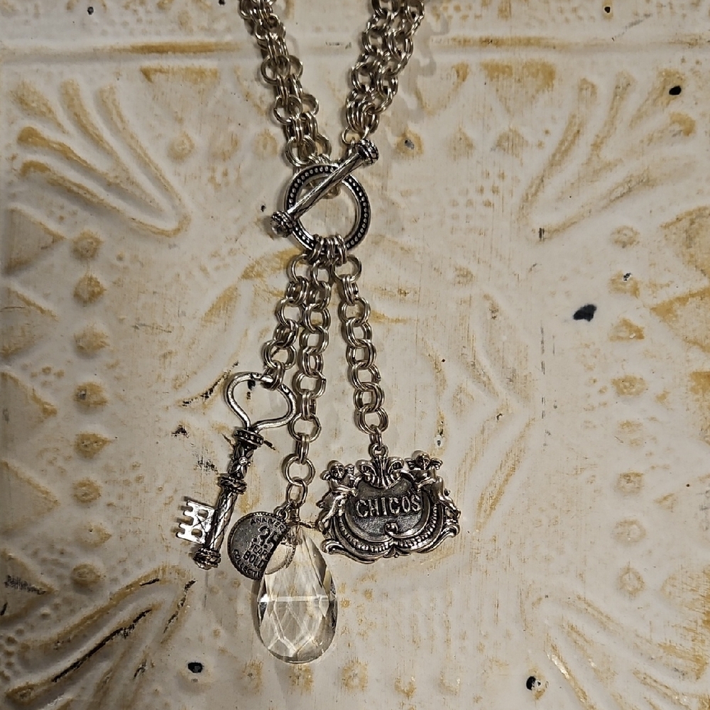 Chico’s Necklace Lariat Y Chain Skeleton Key Silver Tone Front Toggle Clasp